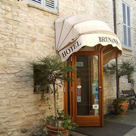 בוואניה Hotel Palazzo Brunamonti מראה חיצוני תמונה