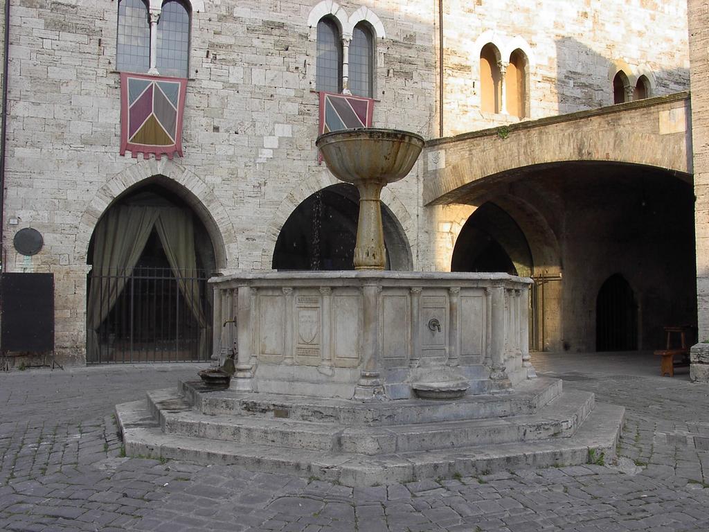 בוואניה Hotel Palazzo Brunamonti מראה חיצוני תמונה