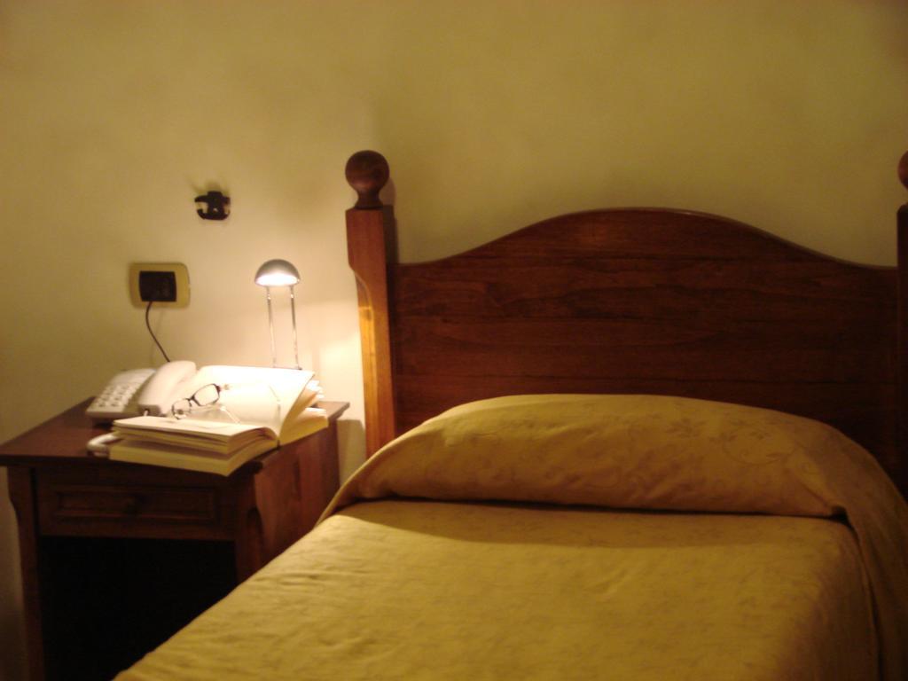 בוואניה Hotel Palazzo Brunamonti מראה חיצוני תמונה