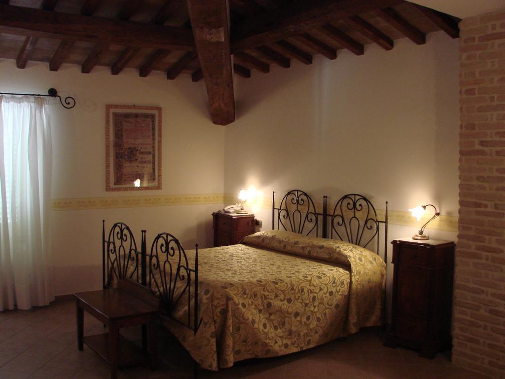 בוואניה Hotel Palazzo Brunamonti מראה חיצוני תמונה