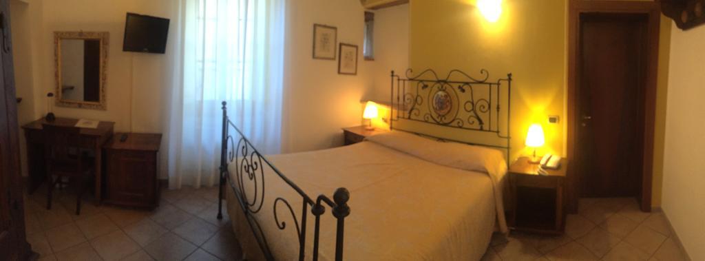בוואניה Hotel Palazzo Brunamonti מראה חיצוני תמונה
