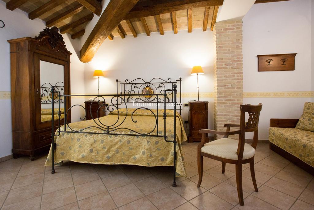 בוואניה Hotel Palazzo Brunamonti מראה חיצוני תמונה