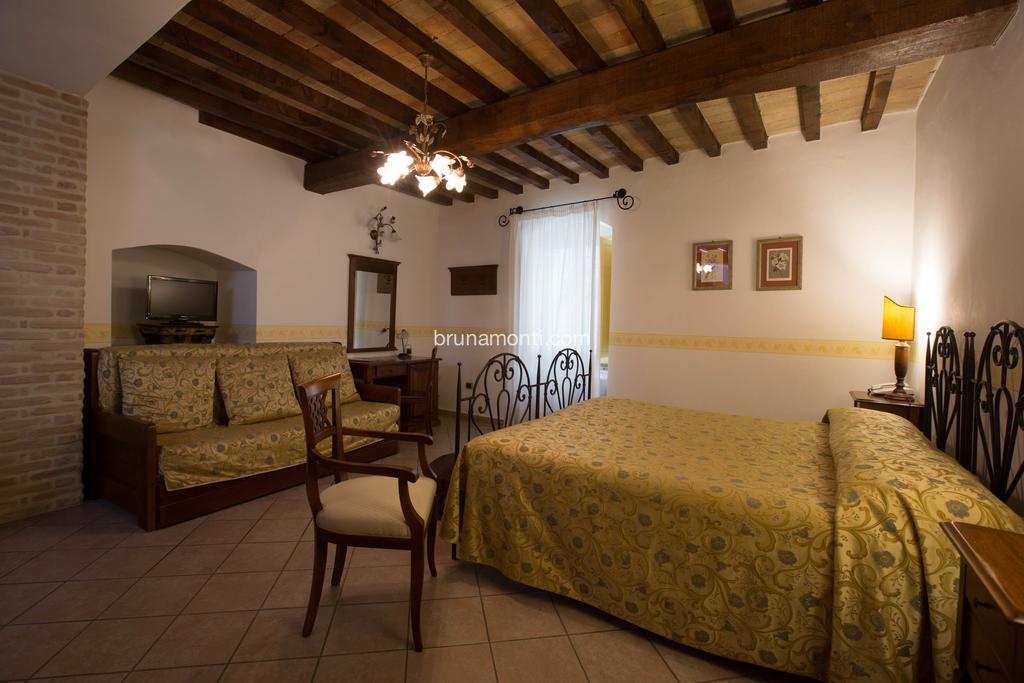 בוואניה Hotel Palazzo Brunamonti מראה חיצוני תמונה